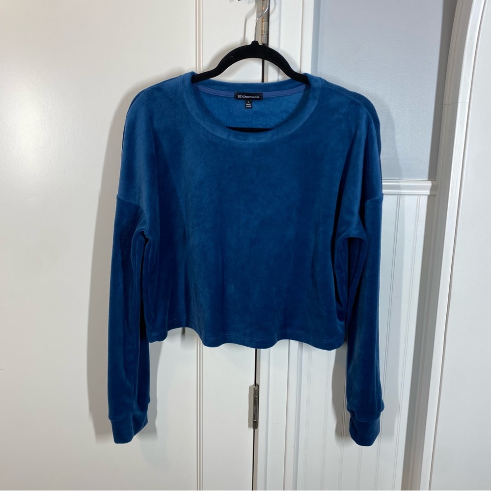 Beyond Yoga Soft‎ Velvet Brushed Up Cropped Pullover Sweatshirt Celestial Blue S